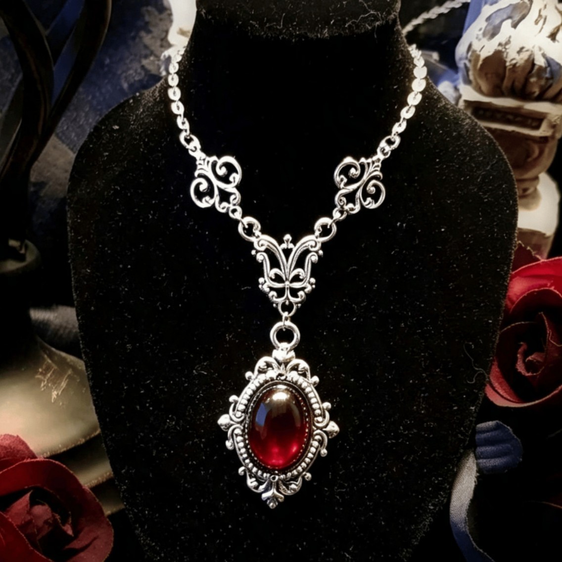 Vampire Cameo Necklace,Blood C - Women'S Victorian Accessories recension och pris