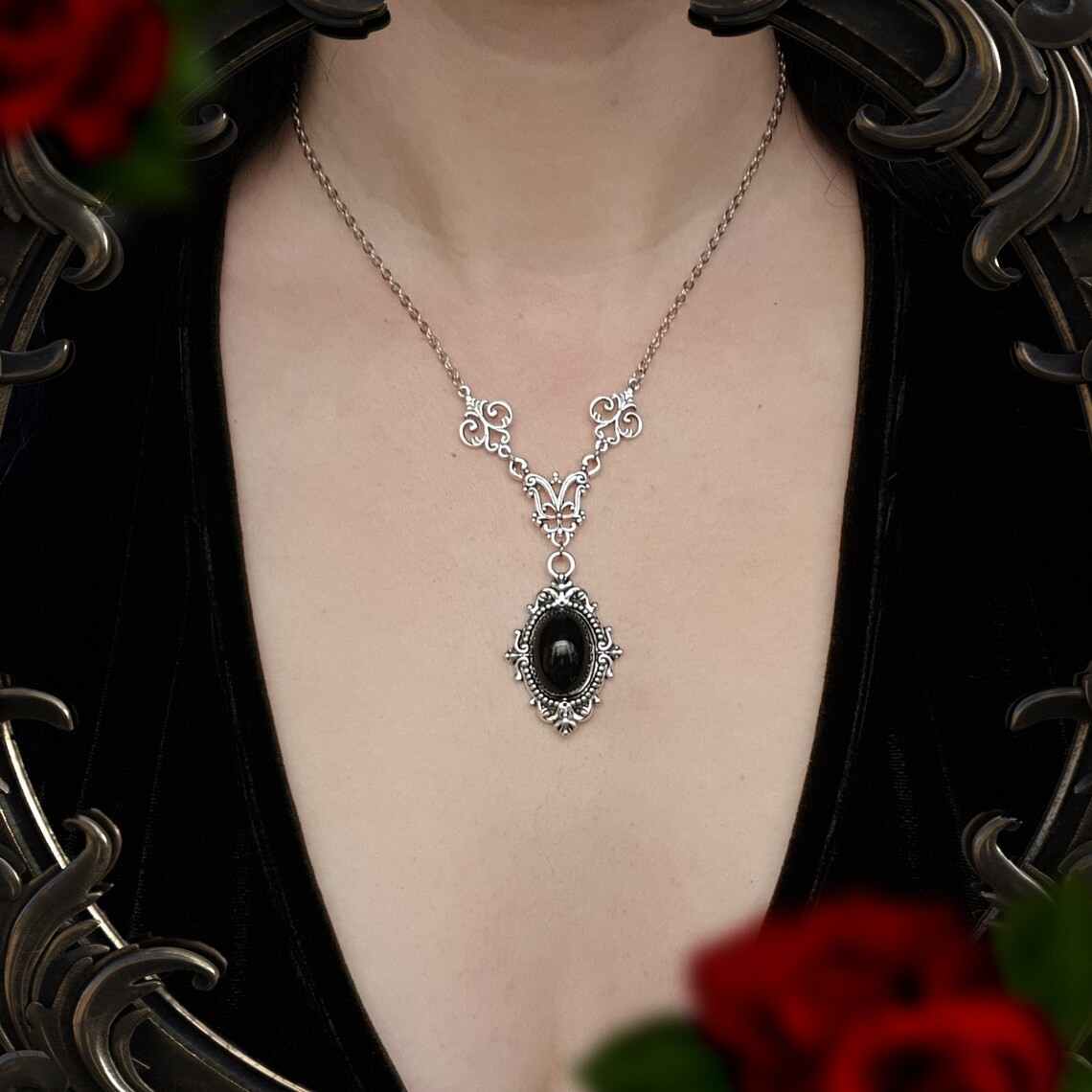 Vampire Cameo Necklace,Blood C - Women'S Victorian Accessories recension och pris
