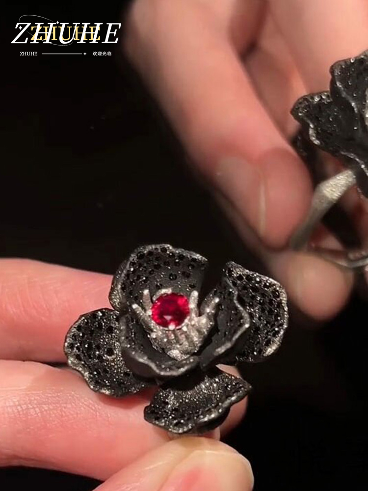 Antique Dark Floral Red Centra - Women'S Victorian Accessories recension och pris