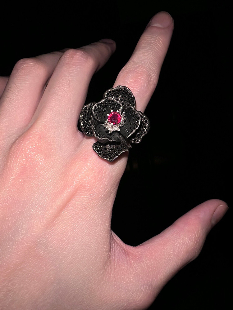 Antique Dark Floral Red Centra - Women'S Victorian Accessories recension och pris