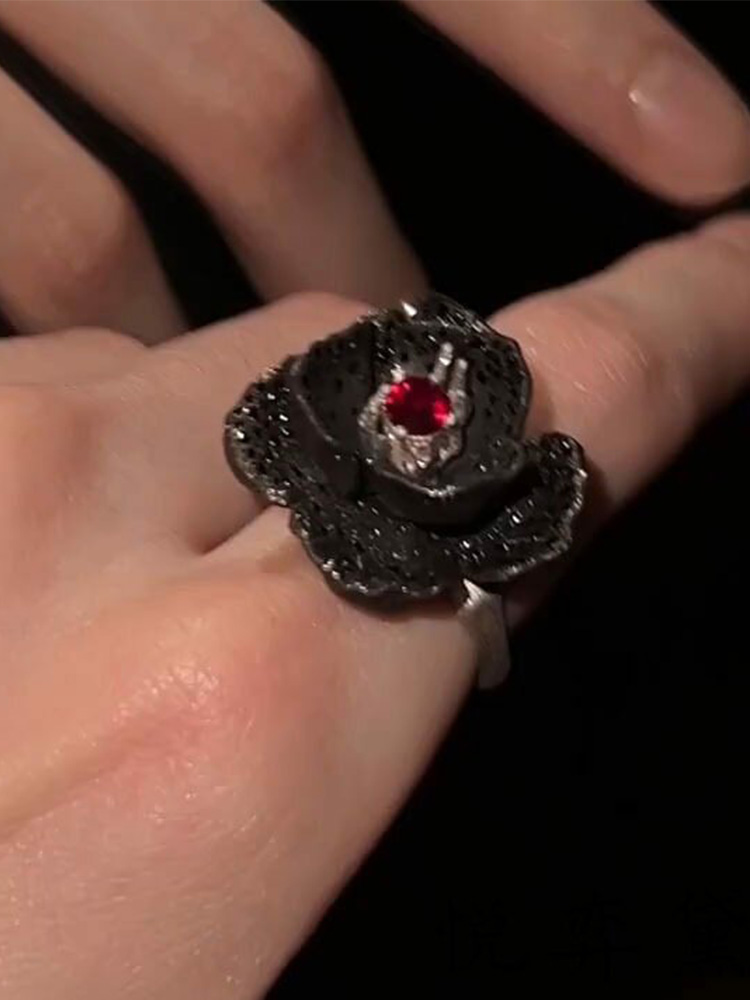 Antique Dark Floral Red Centra - Women'S Victorian Accessories recension och pris