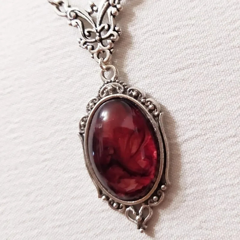 Vintage Gothic Blood Red Quart - Women'S Vampire Accessories recension och pris