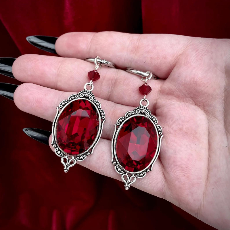 Vampire Cameo Earrings, Gothic - Women'S Vampire Accessories recension och pris