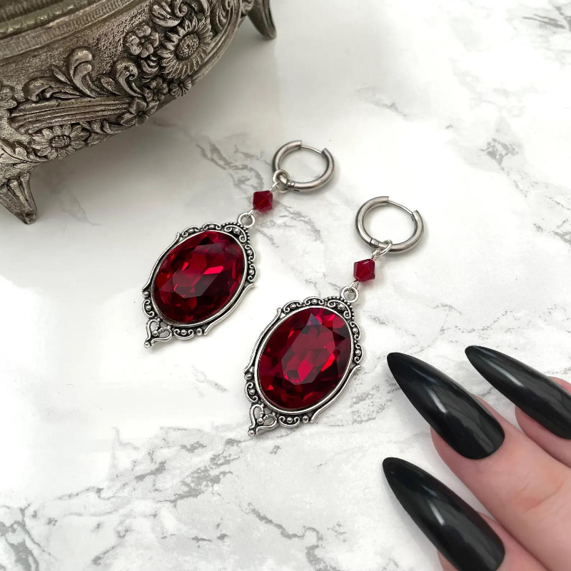 Vampire Cameo Earrings, Gothic - Women'S Vampire Accessories recension och pris